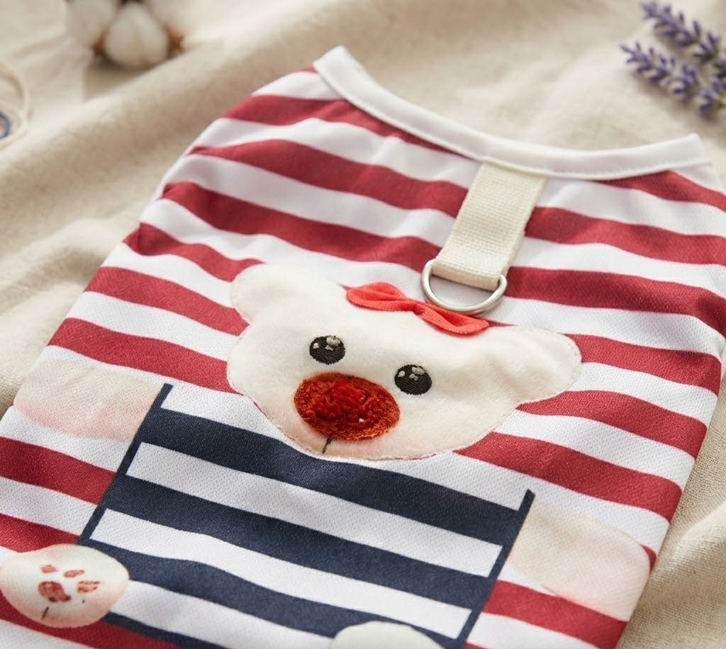 Maillot Matelot Rouge pour chien - détail rayures et ourson